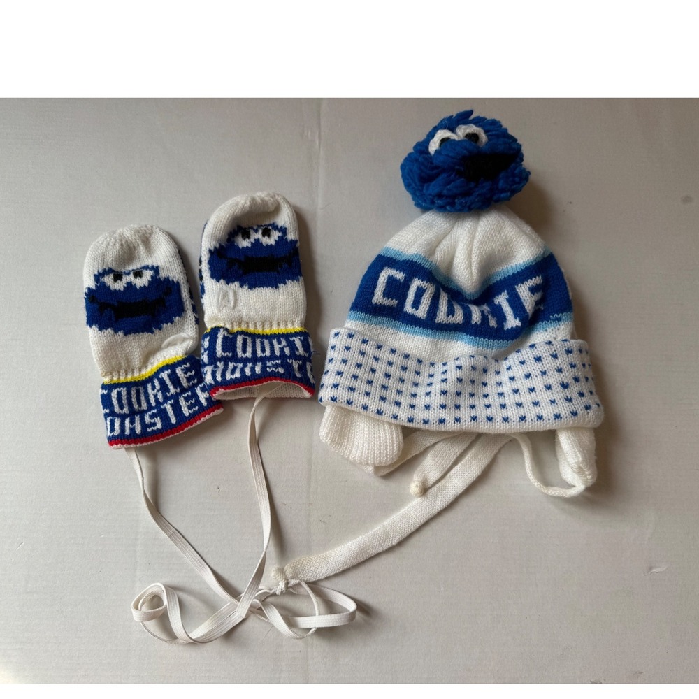 Vintage Sesame Street Cookie Monster Knit Pom Beanie Hat and Mittens Set Blue